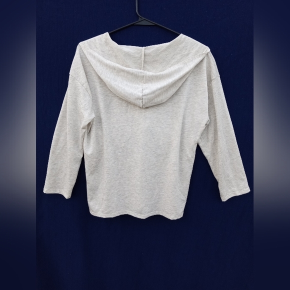 Women's Exclusive One shirt - Picture 2 of 3